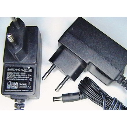 OEM Hálózati adapter 9V 600mA  OEM