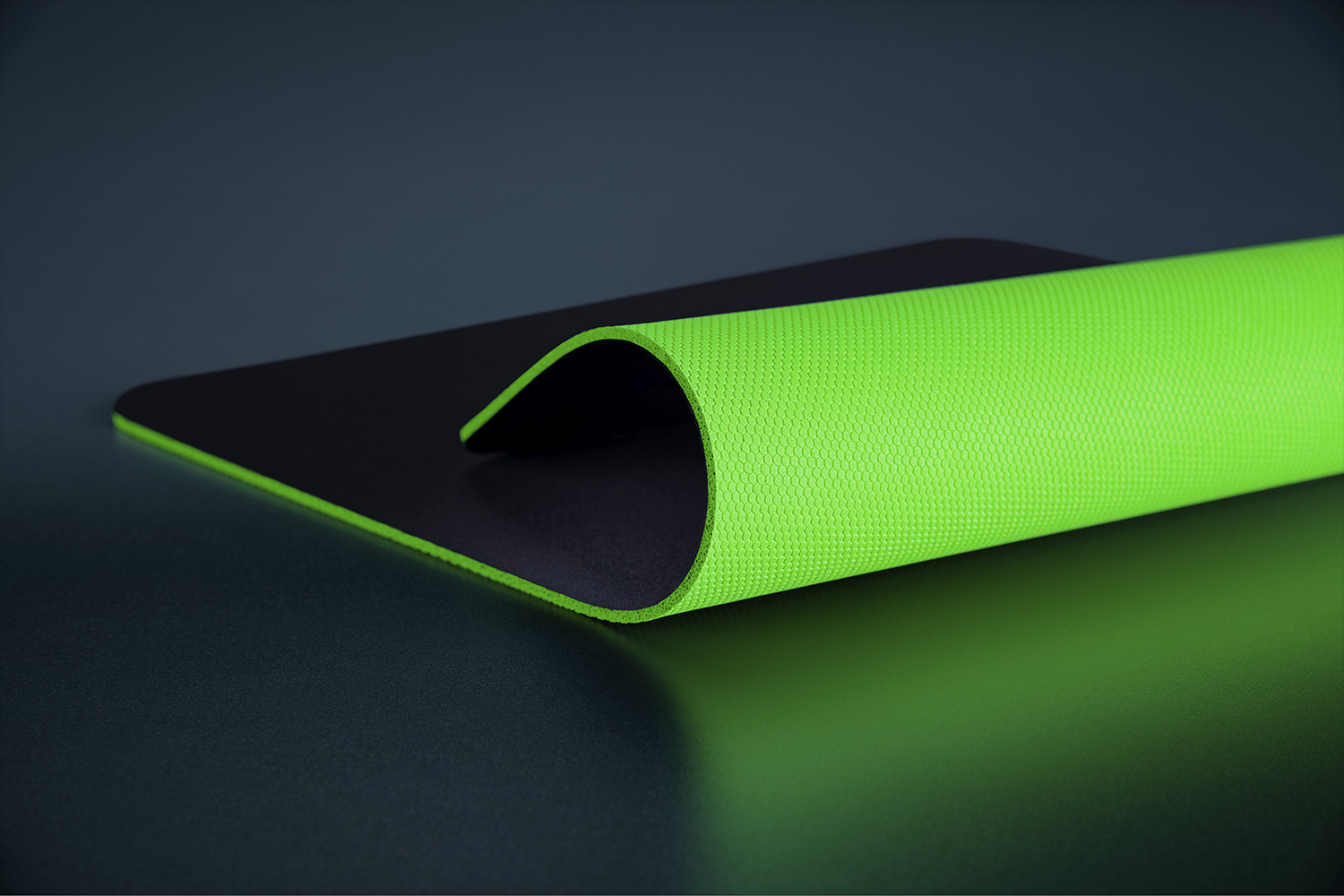 Razer Gigantus V2 gamer egérpad, Medium, fekete